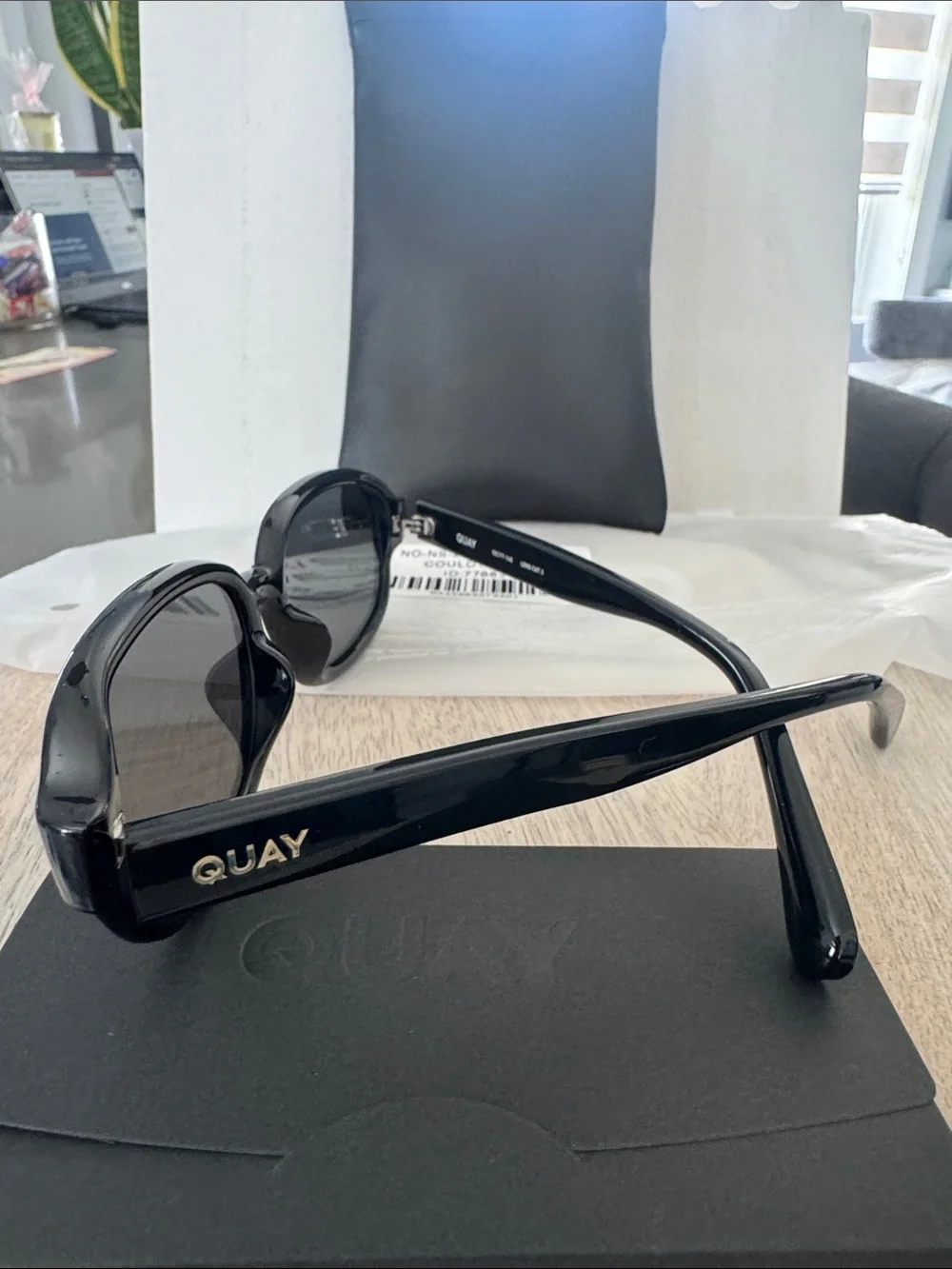 Quay Australia Black Could Never Gloss Oval Sunglasses ID 77683
